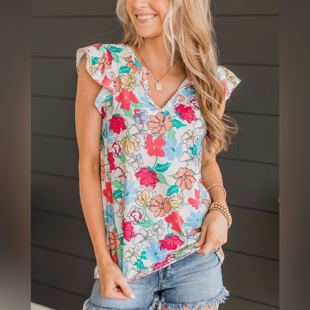 NWOT BiBi’s “Simple Pleasures” Floral Ruffle Sleeve Top in Medium SUPER cute!